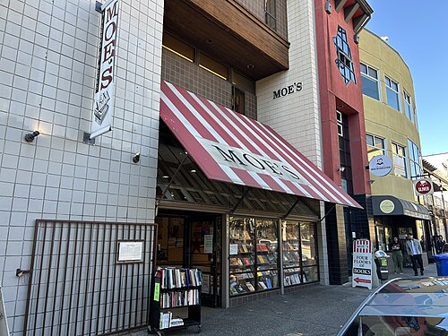 Moe's Books